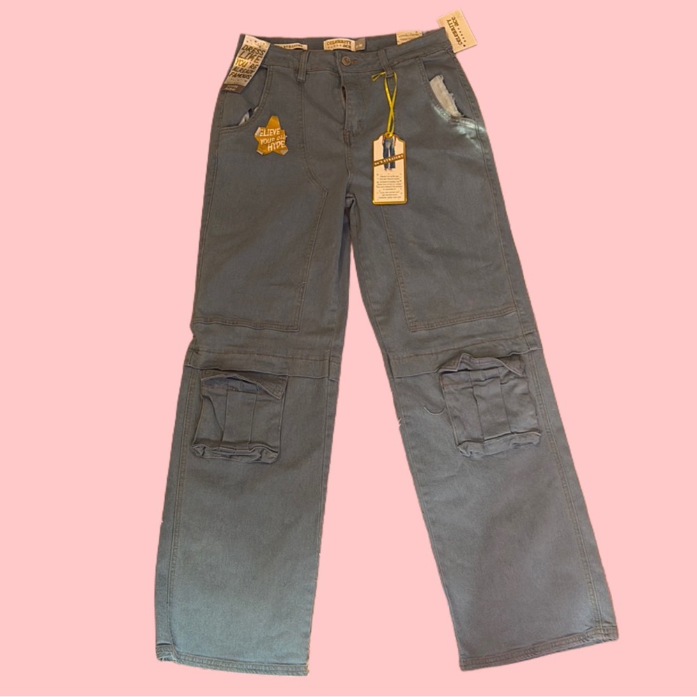 Celebrity ace cargo jeans, never worn!!